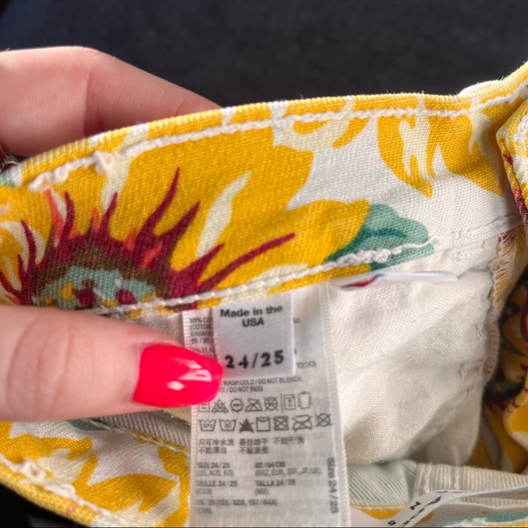 High waisted sunflower shorts - Picture 3 of 4